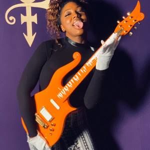 Meet your Posher, Renee